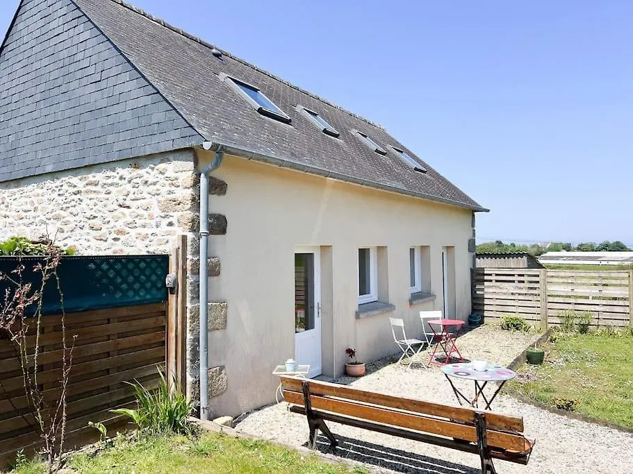 Casa de Férias Maison Bretonne Renovee Proche Bourg Et Plages Plouguerneau